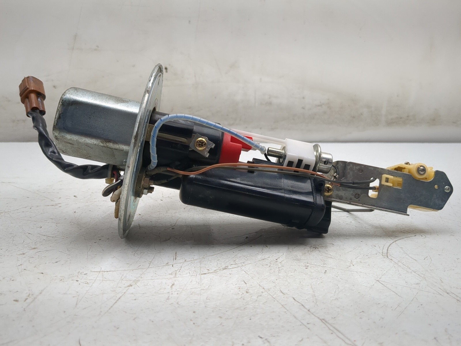 99-07 Suzuki Hayabusa GSX1300R Fuel Pump Assembly 15100-24FB0