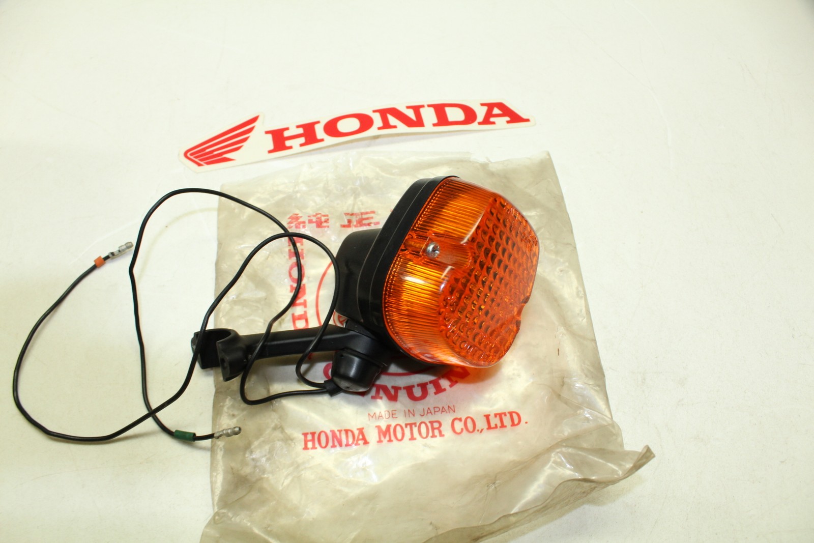 NOS Genuine HONDA XL250 XL250S XL500S FRONT LEFT TURN SIGNAL OEM # 33350-435-670
