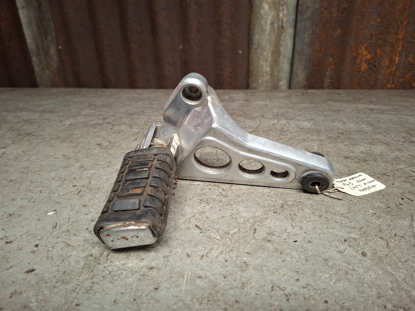 Honda VF 700 C Magna – Left Hand Side Foot Peg Rest & Mount Bracket Hanger