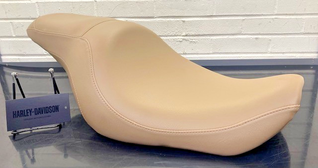 Two Up Harley OEM 97-07 RoadKing Seat W/ Color Match Tan
