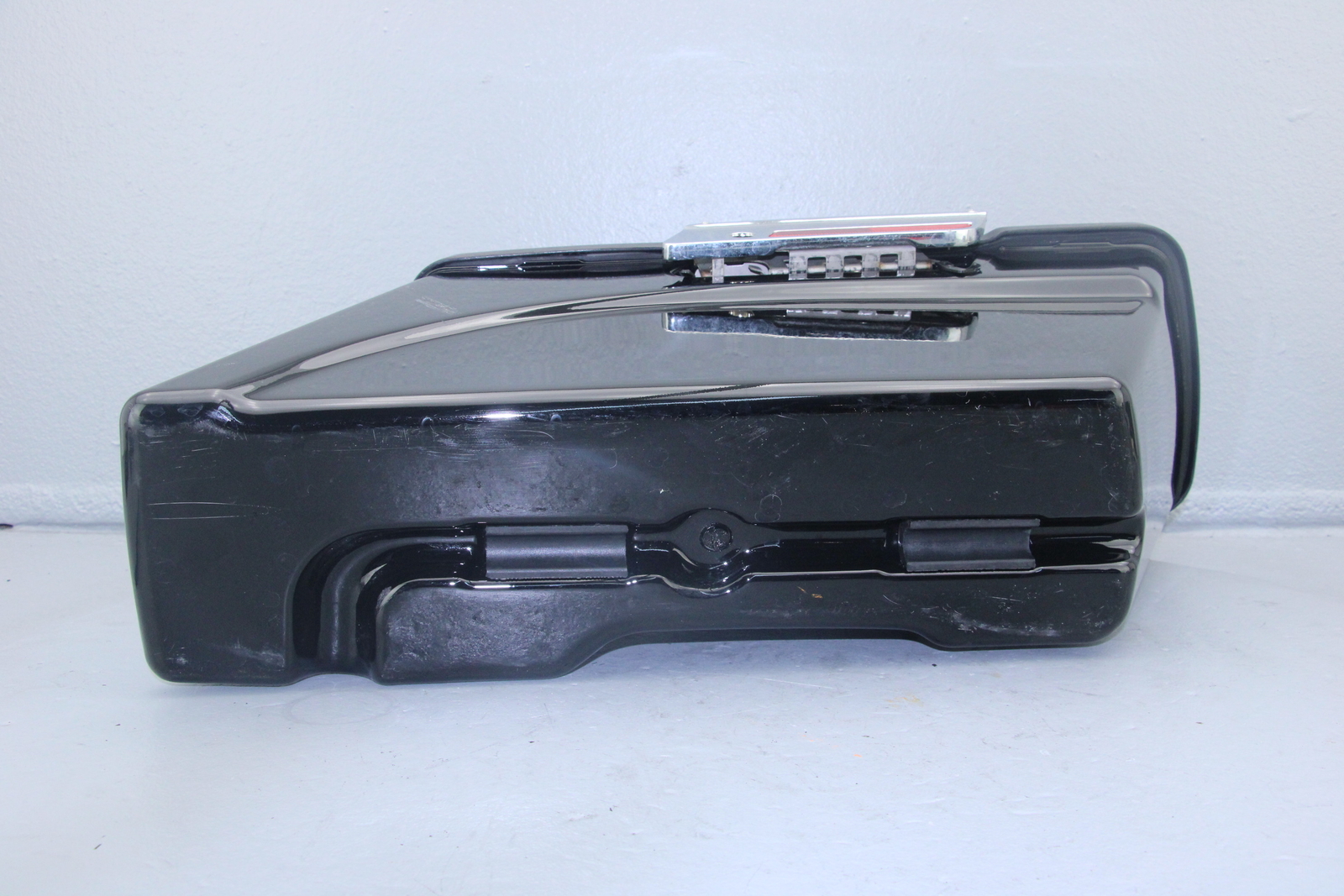 2001 Harley Road King AFTERMARKET Right Saddlebag Assembly VIVID BLACK