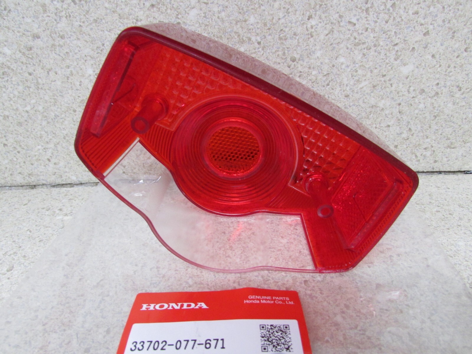 NOS 69-71 HONDA CB175 K3-K5 68-71 CL175 K0-K5 OEM TAILLIGHT LENS 33702-077-671