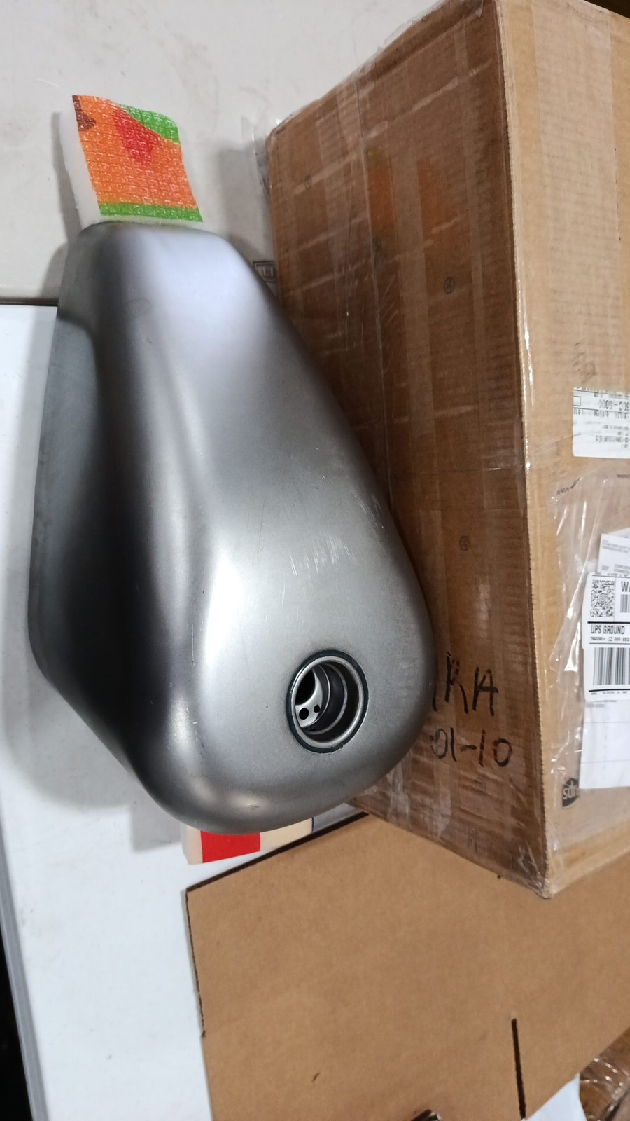 9L 2.4 Gal 8cm Deep Gas Fuel Tank for Honda Iron Horse Steed 400 VLX400 VLX600