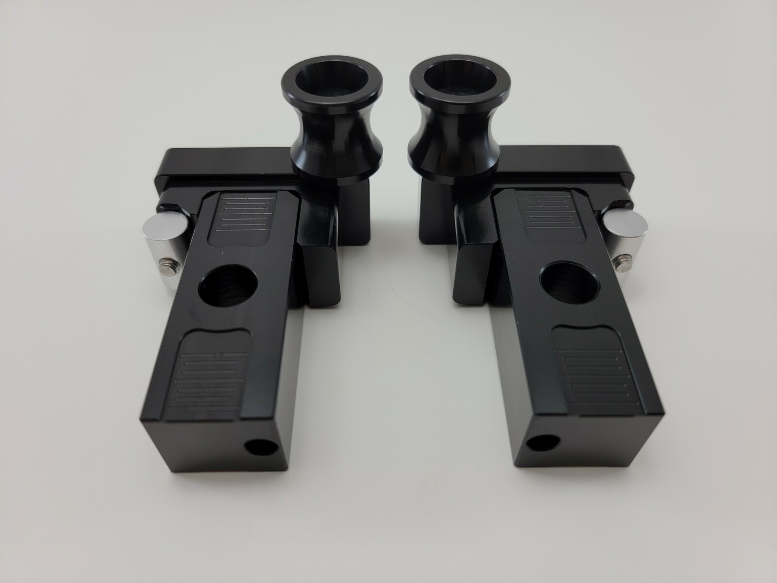 22 23 24 25 HONDA GROM SWINGARM CHAIN ADJUSTERS W SPOOLS & MASTER LINK