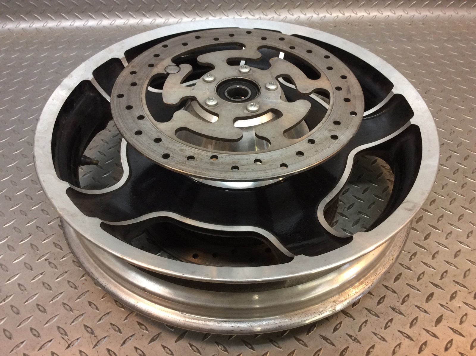 09-25 Harley Davidson Touring 5 Spoke Airstrike Front Rim Wheel 18×3.5 25mm