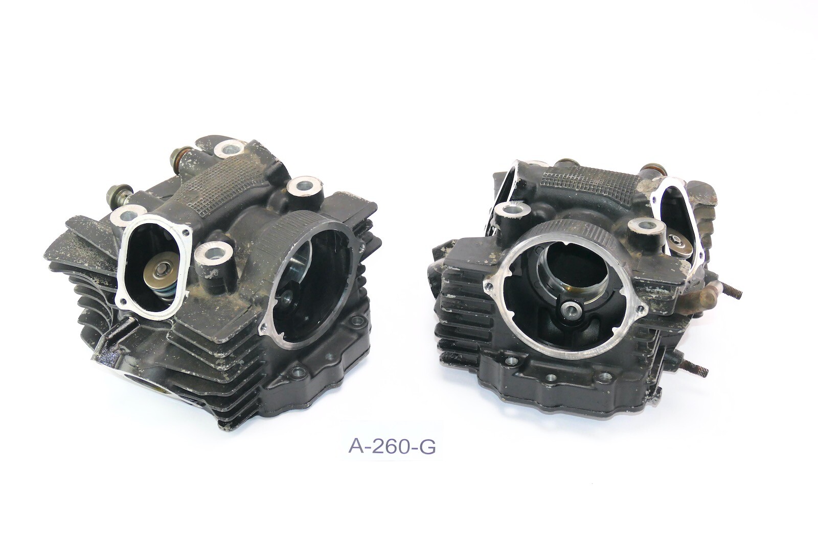 Yamaha BT 1100 Bulldog RP05 2002 Model Cylinder Head Right + Leftis A260G