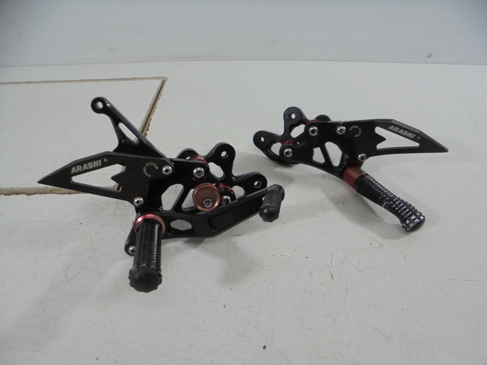 2006 2007 Suzuki GSXR750 GSXR 750 600 ARASHI Driver Footrest Rearset Pegs PARTS