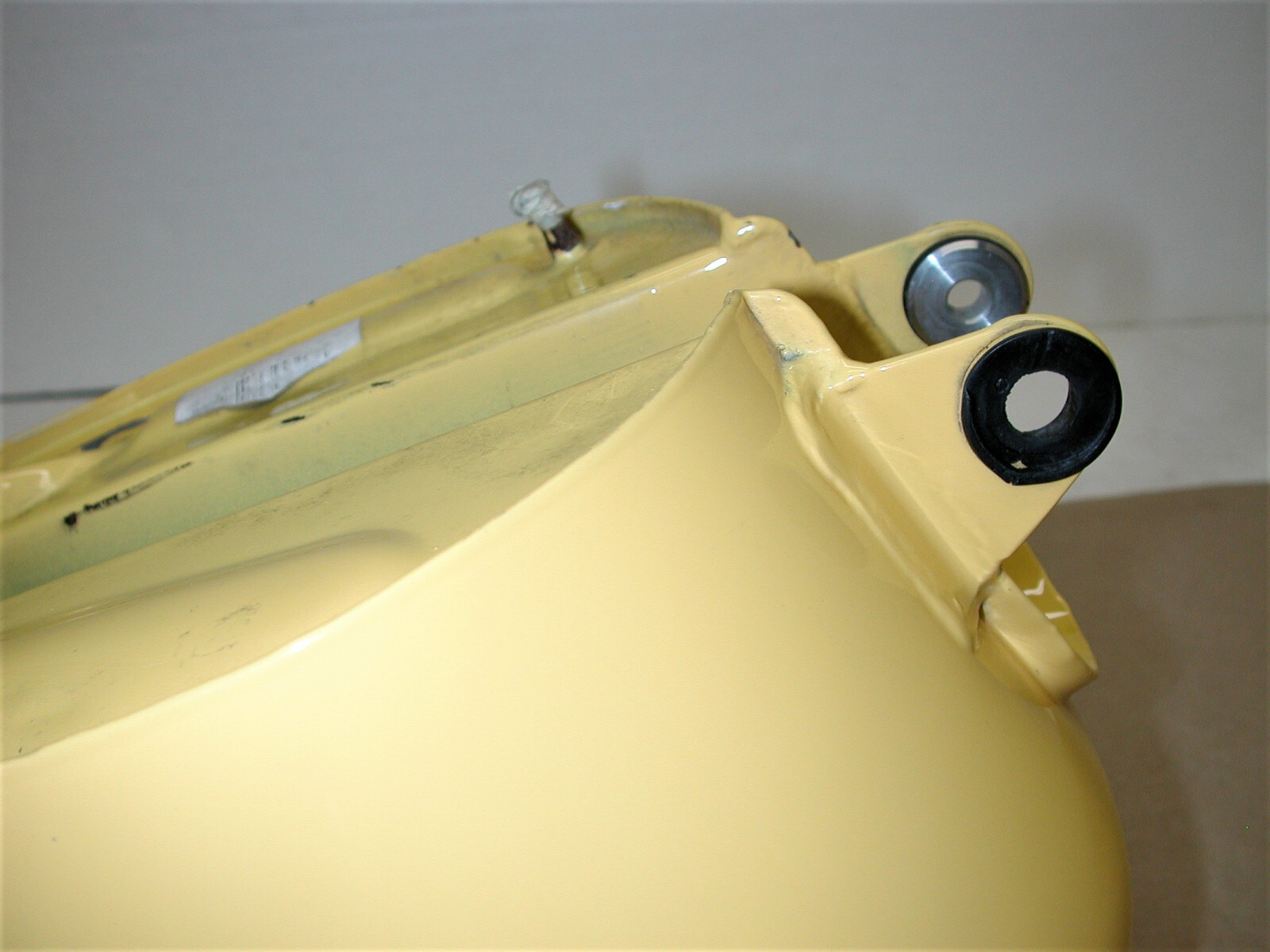 HARLEY DAVIDSON Sportster XL883 OEM 1983 2.2 Gallon Carburetor Fuel Gas Tank