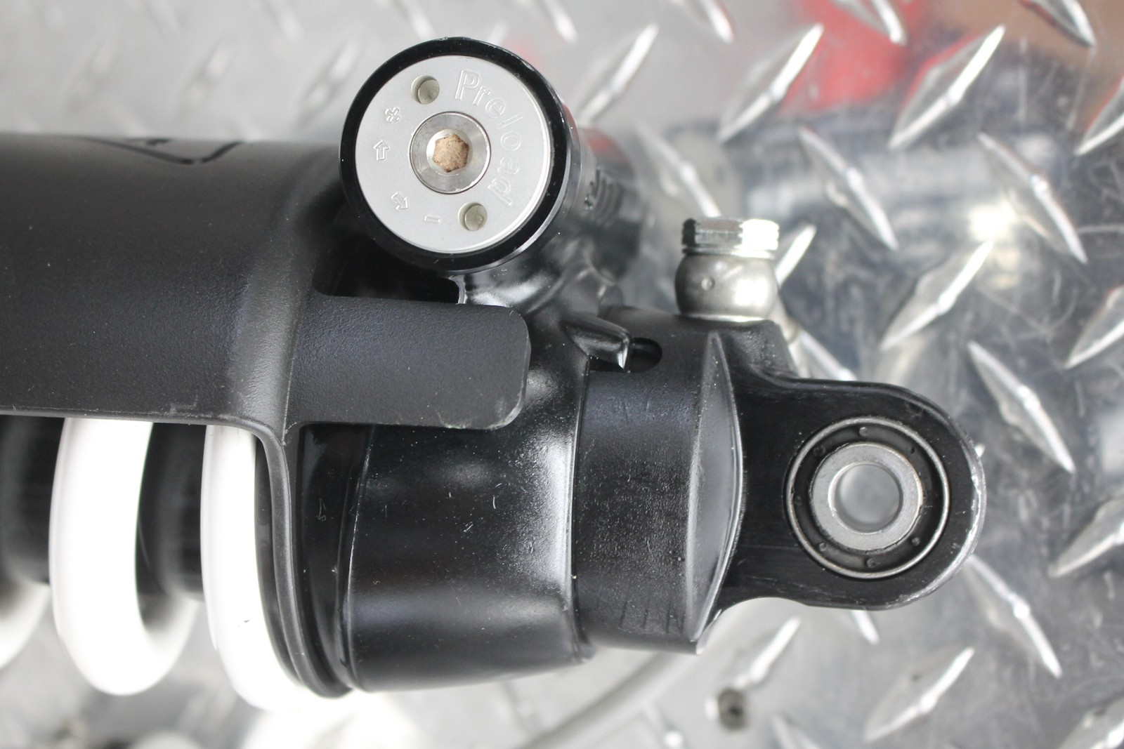 2015 TRIUMPH TIGER 800 XC WP RACING REAR SHOCK ABSORBER SUSPENSION 14 1/2″
