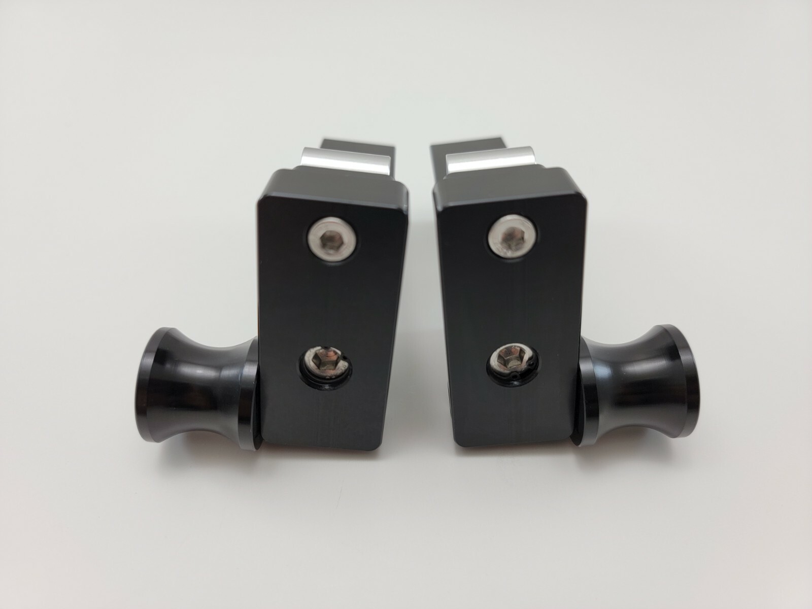 22 23 24 25 HONDA GROM SWINGARM CHAIN ADJUSTERS W SPOOLS & MASTER LINK