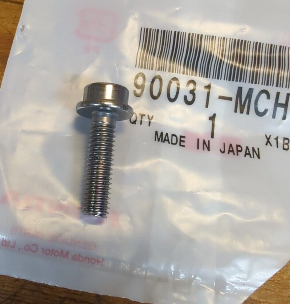 Honda 90031-MCH-000 – BOLT SOCKET (6mmX22mm)