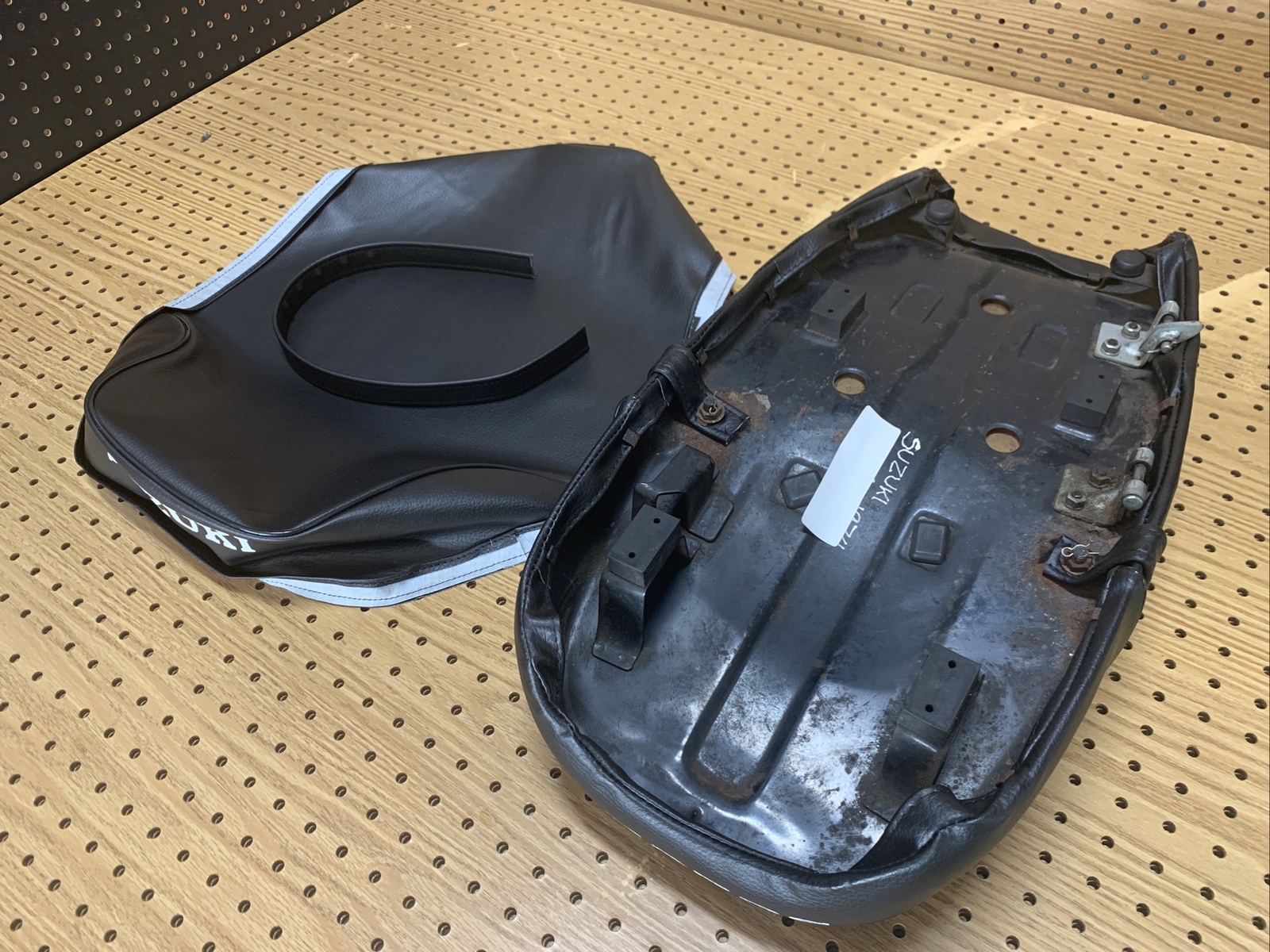 SUZUKI ts125 ts185 tc125 TS185 seat cover with strap 1974 to 1976 (S*-29)