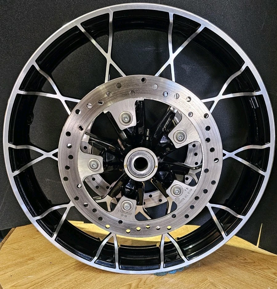 OEM 00-26 Harley 19″x3.5″inch Touring Front Prodigy Rim W/ Rotors