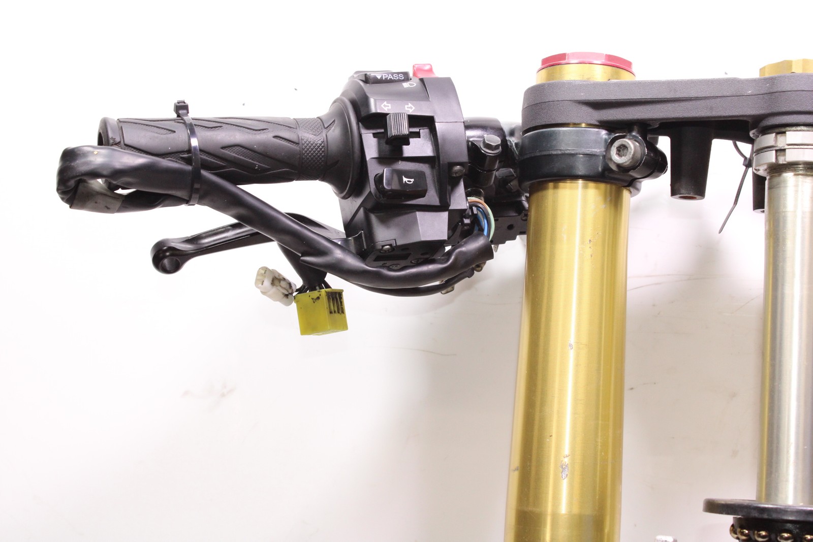09-16 SUZUKI GSXR 1000 FRONT END FORKS SUSPENSION HANDLEBARS TRIPLE TREE