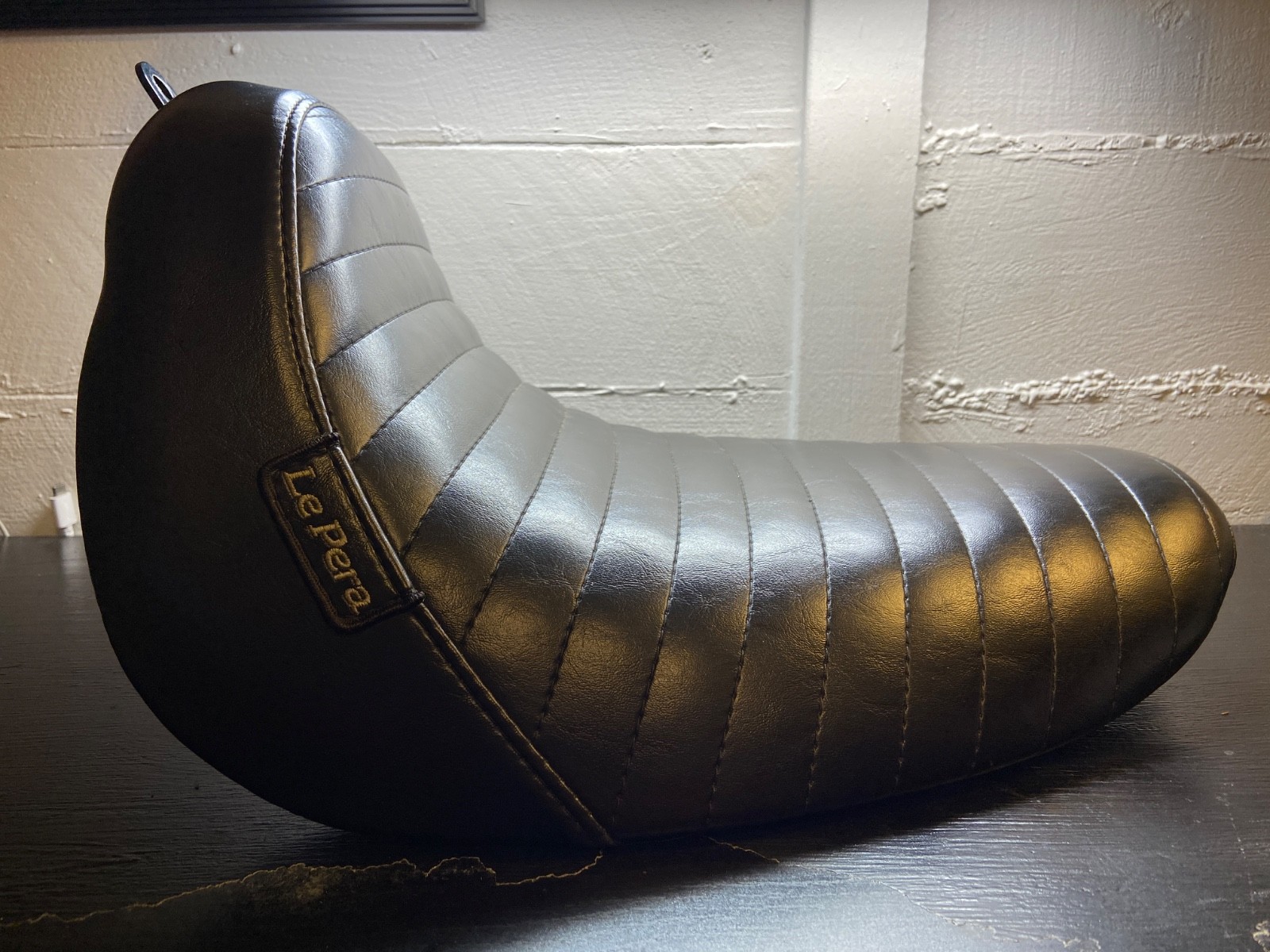 Le Pera Bare Bones Solo Seat LKS-007PT – Harley Softail Slim FLS / Blackline FXS