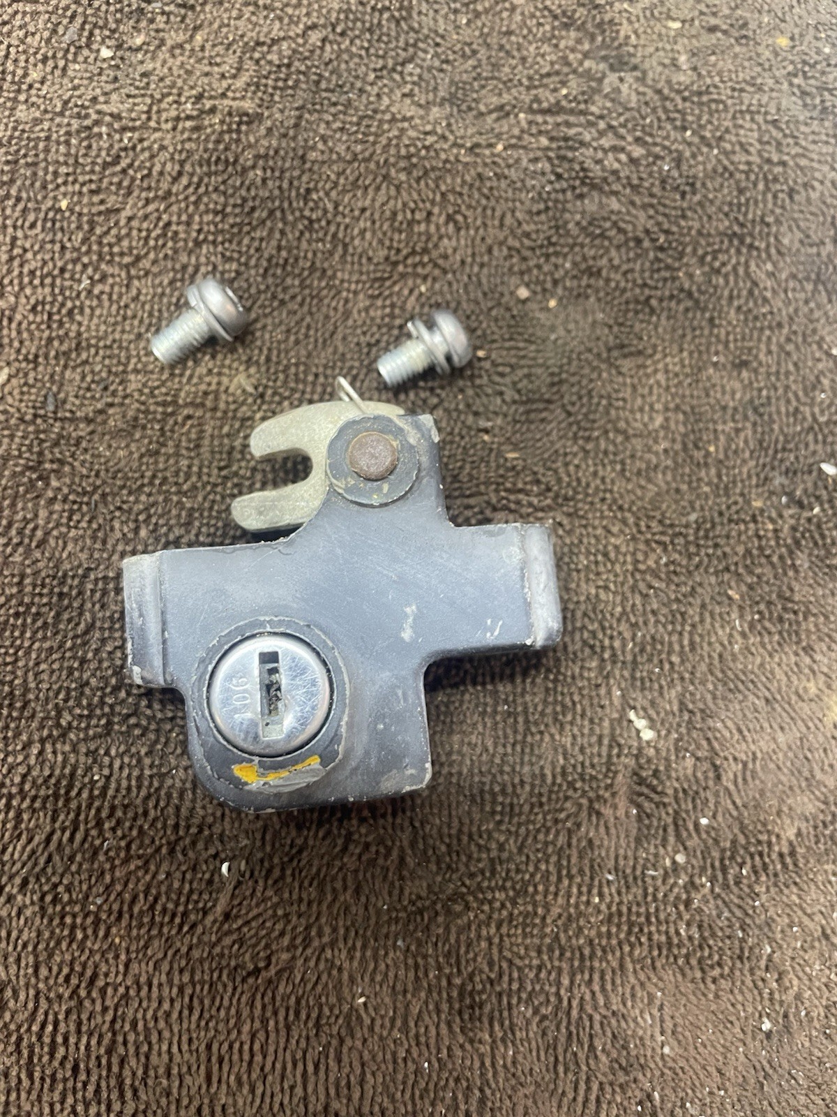 Kawasaki 750 H2 H1 750 S3-S1 0EM Seat Lock Assy (Lock #901) (no key) 53045-013