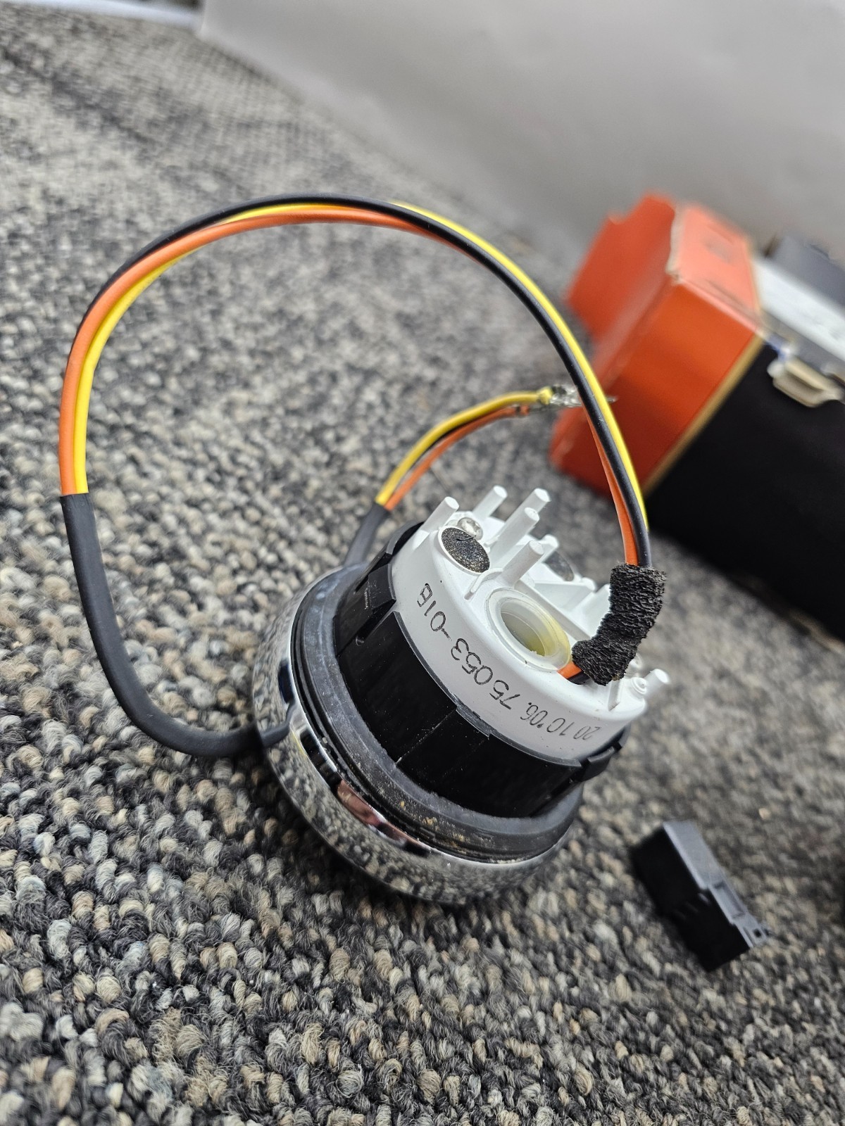 Harley-Davidson 62823-08C Flush-Mount Fuel Cap and Gauge For ’08-Later Softail