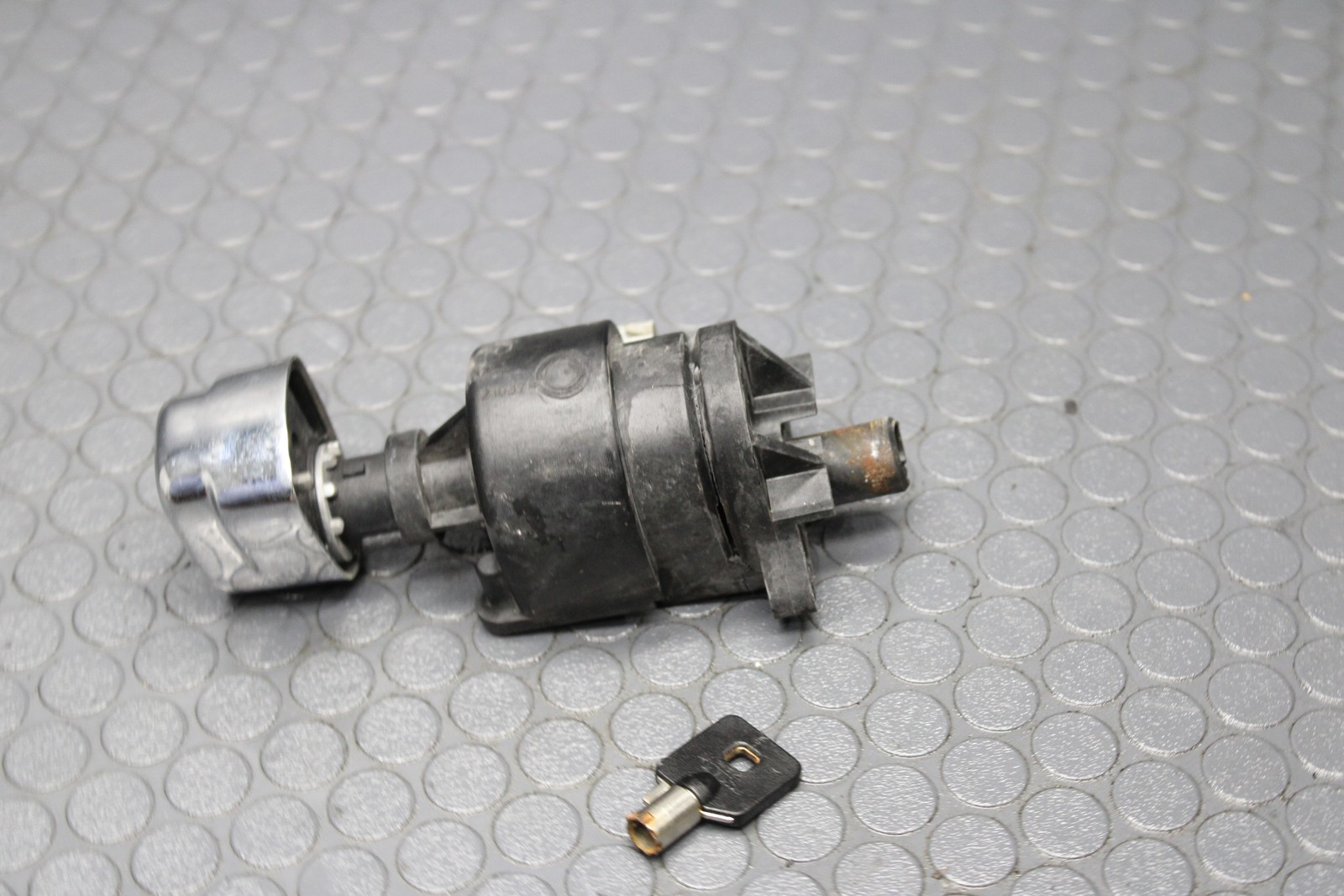 2019-2024 Harley Davidson Touring Ignition Switch Housing & Knob With Key