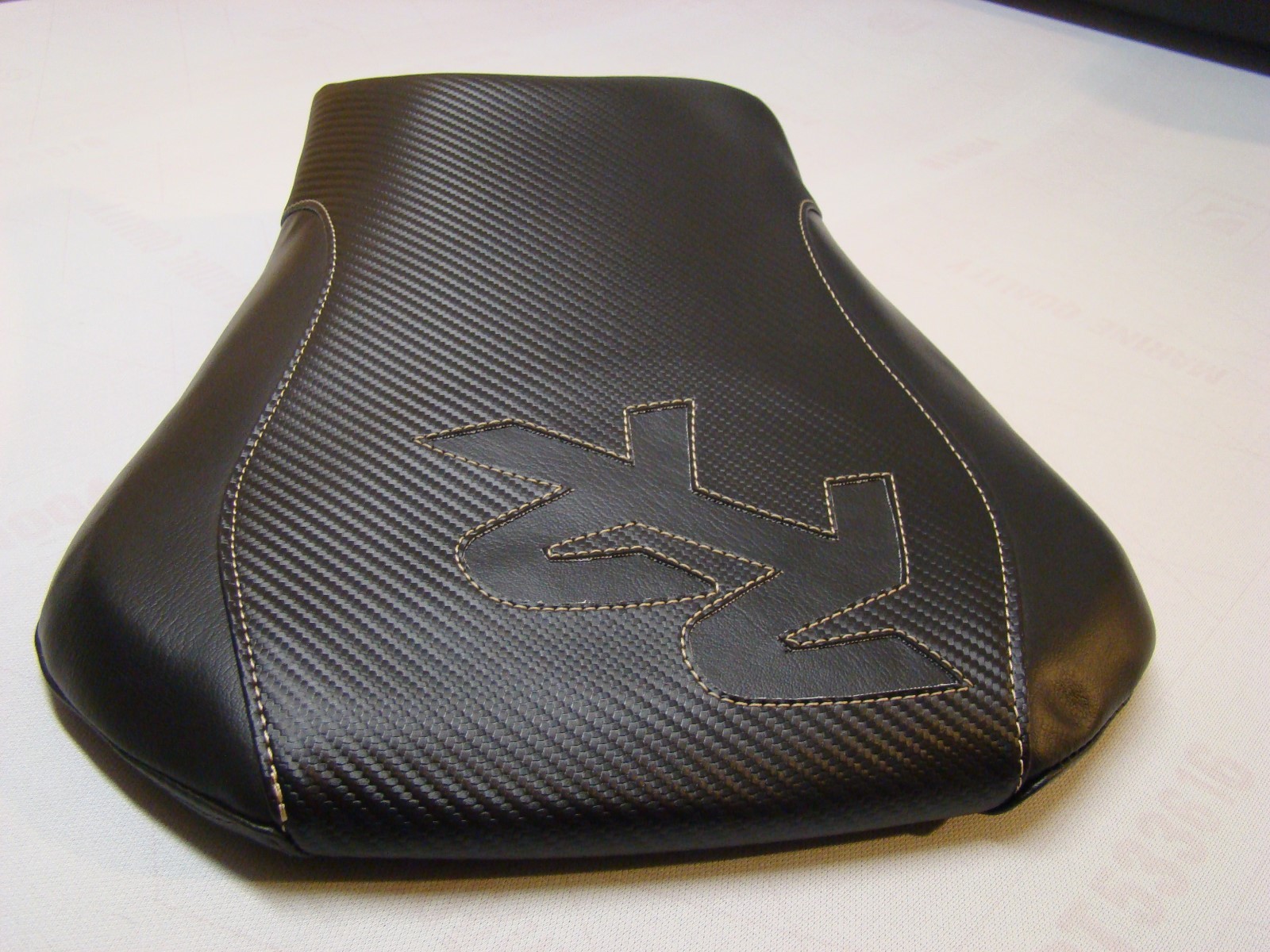 HONDA 2005/2006 CBR600RR FRONT SEAT COVER BLACK VINYL WITH CARBON FIBER TEXTURE