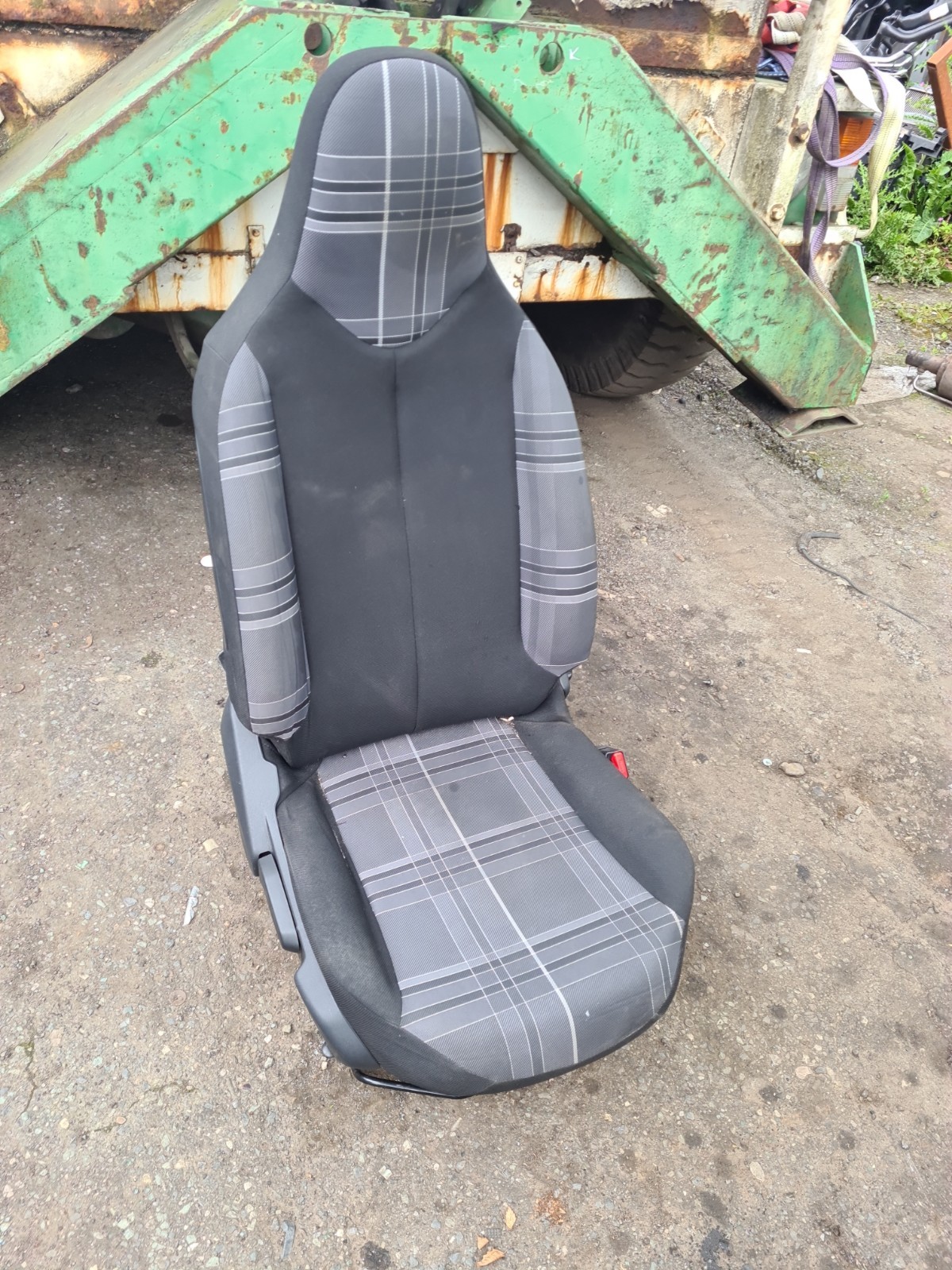 2017 PEUGEOT 108 MK1 DRIVER SIDE FRONT SEAT 5 DOOR