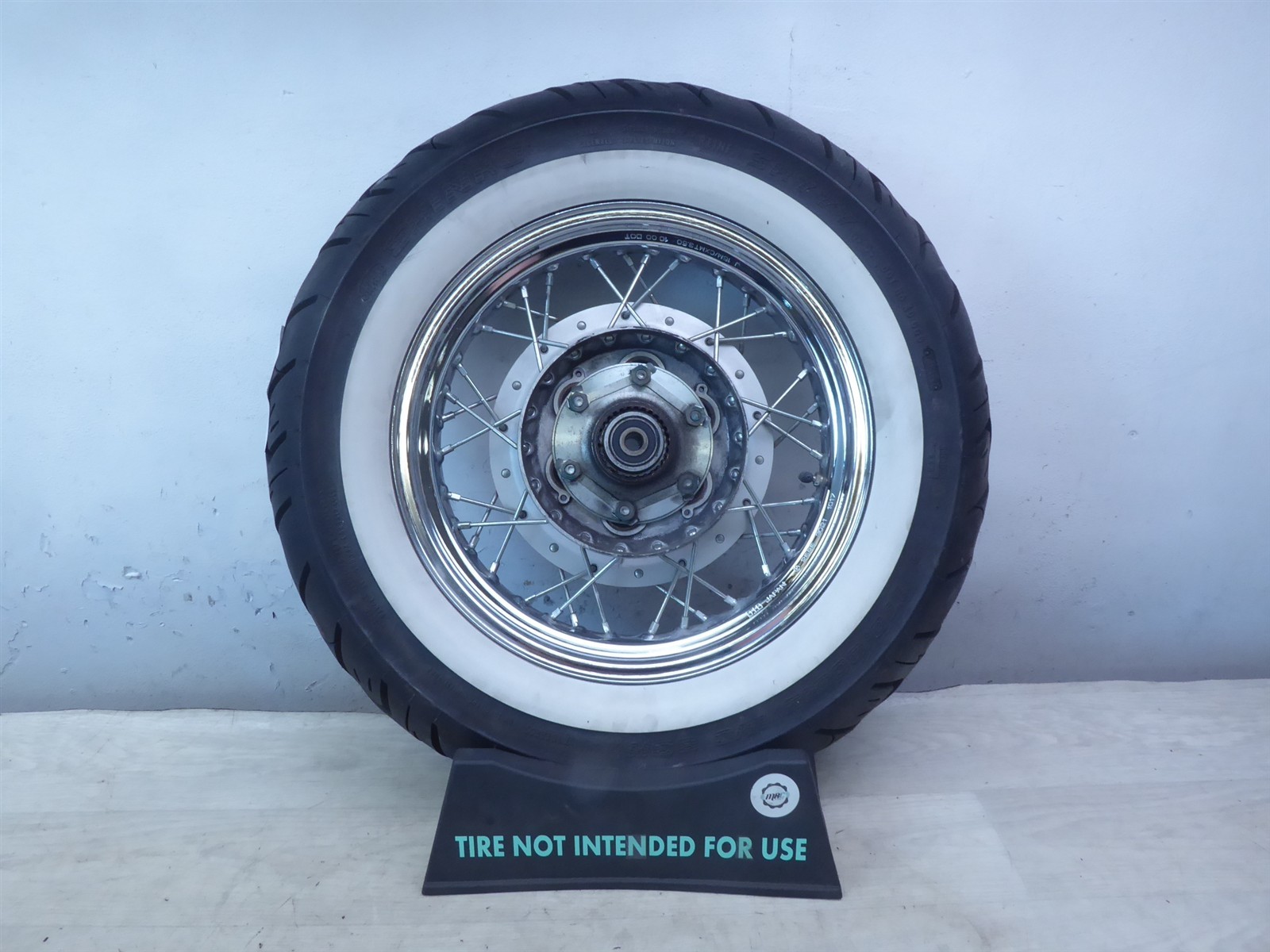 2001 Yamaha XVS650 V Star Y20797) chrome rear wheel rim 15in