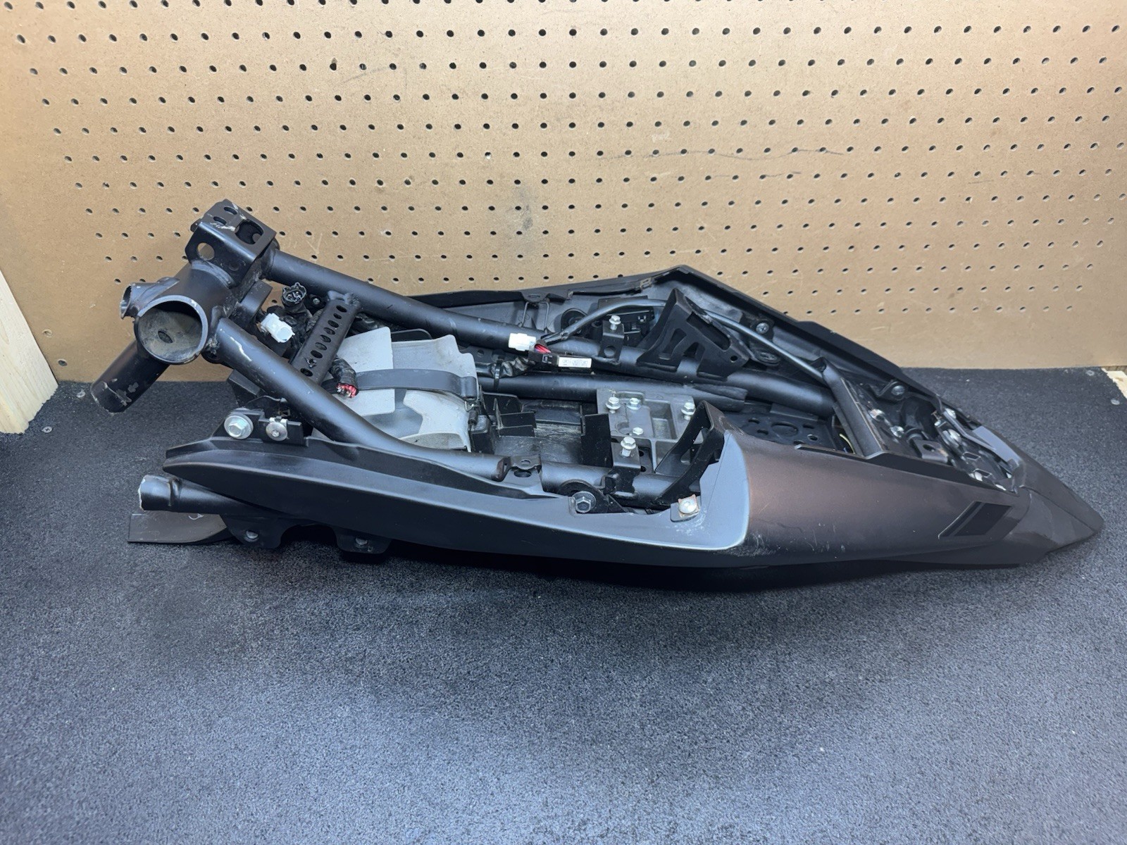 19 20 22 23 24 2023 YAMAHA MT-03 R3 OEM Subframe Sub Frame Chassis Straight Cut