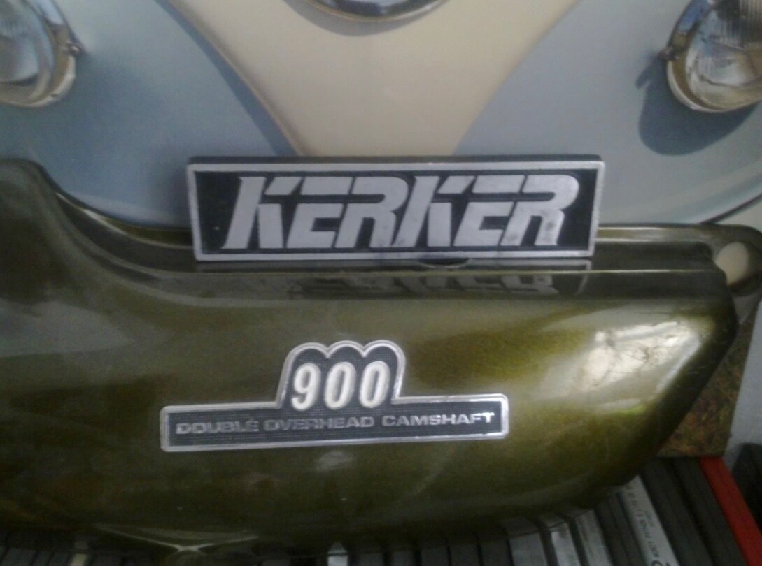 KERKER KAWASAKI 🇺🇸 cast metal plaque / badge / Eddie Lawson #21 KZ1000R AMA