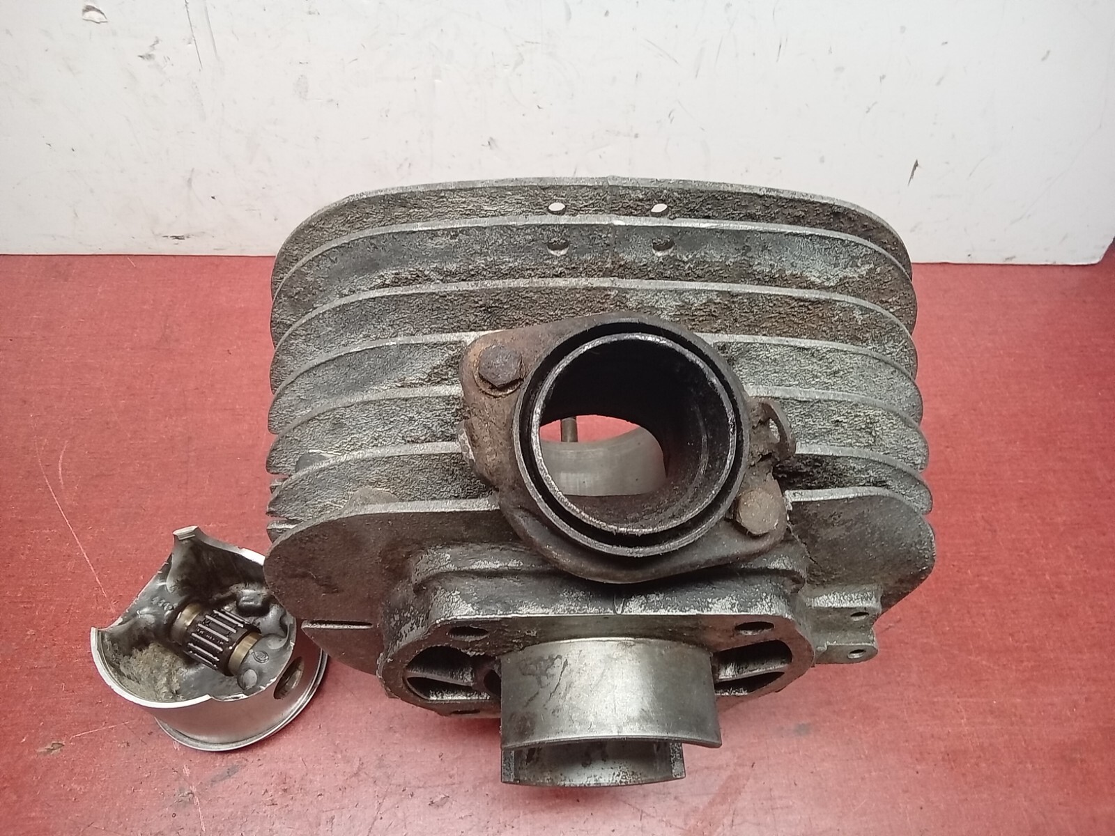 1977 77 YAMAHA IT250 IT 250 CYLINDER JUG TOP END