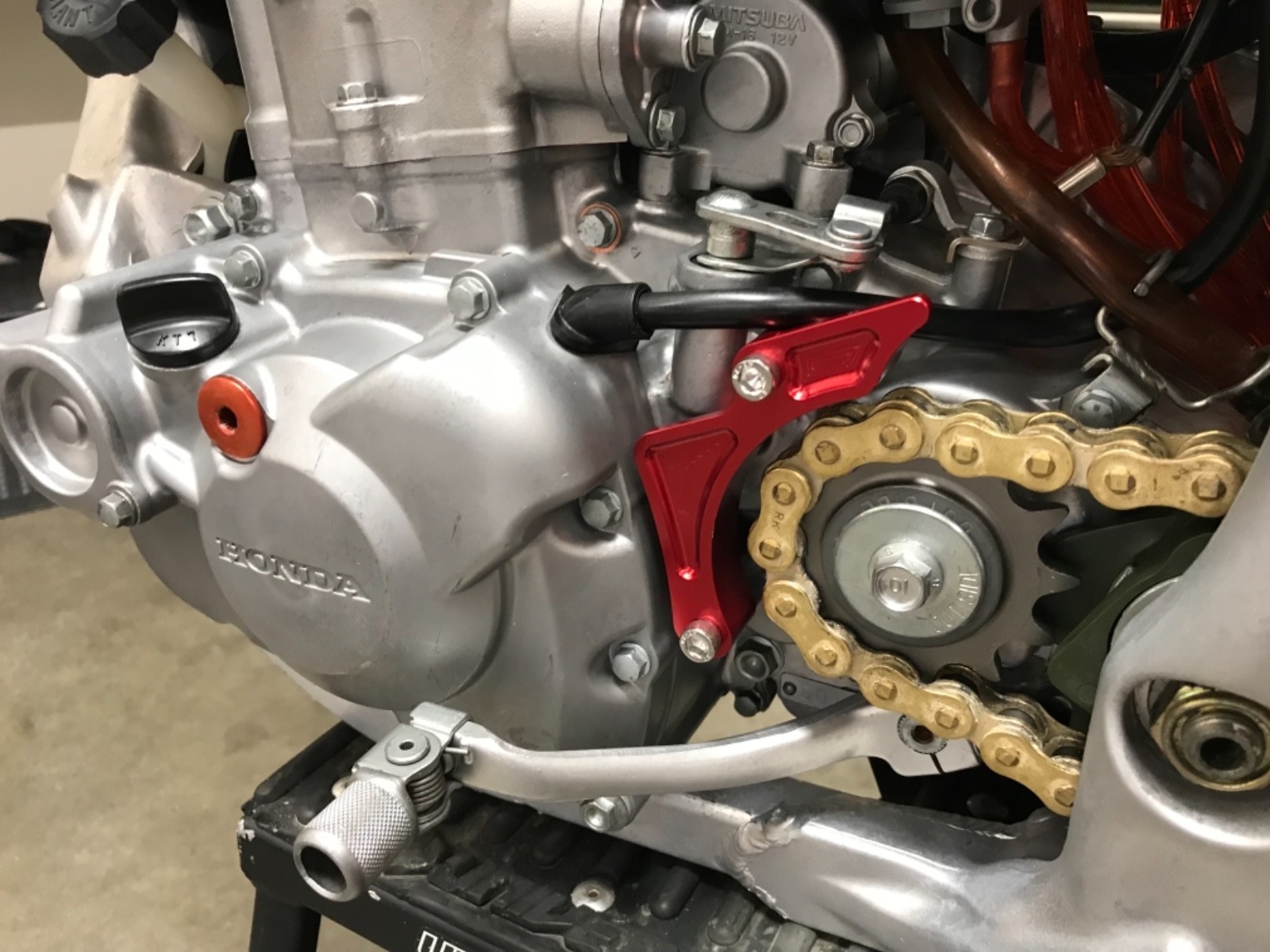 NEW Billet Case Saver Red HONDA CRF450R 02-07 CRF450X 05-17 Sprocket Guard