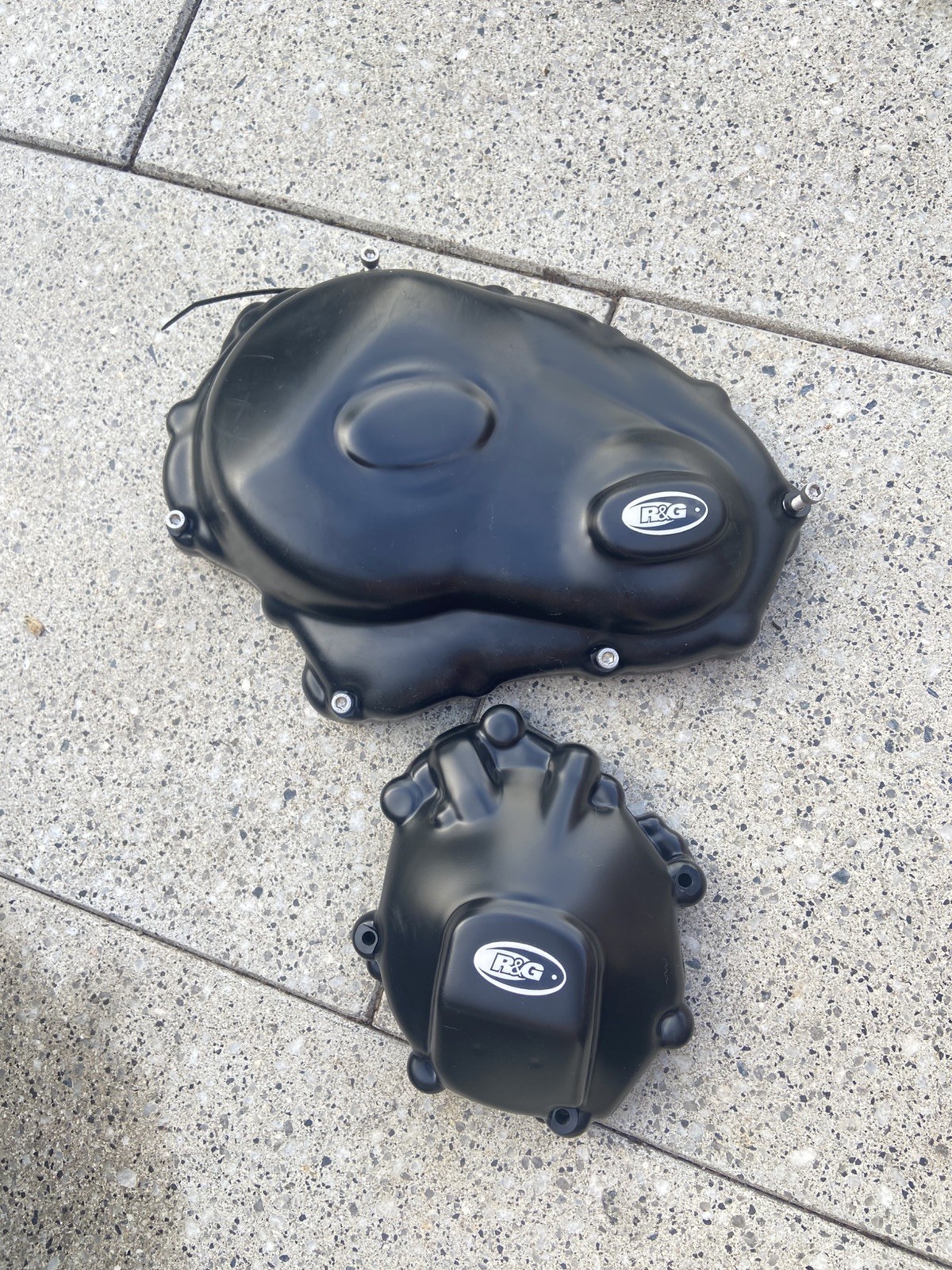 Suzuki GSXR 1000 K9 – L6 2009 – 2016 R&G racing engine case cover guard kit pair