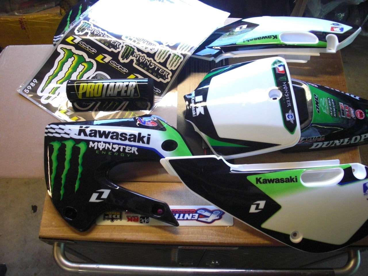 KLX 110 02-09 Kx 65 02-24 Graphic Kit w/ Plastics Black kit New Free Grips