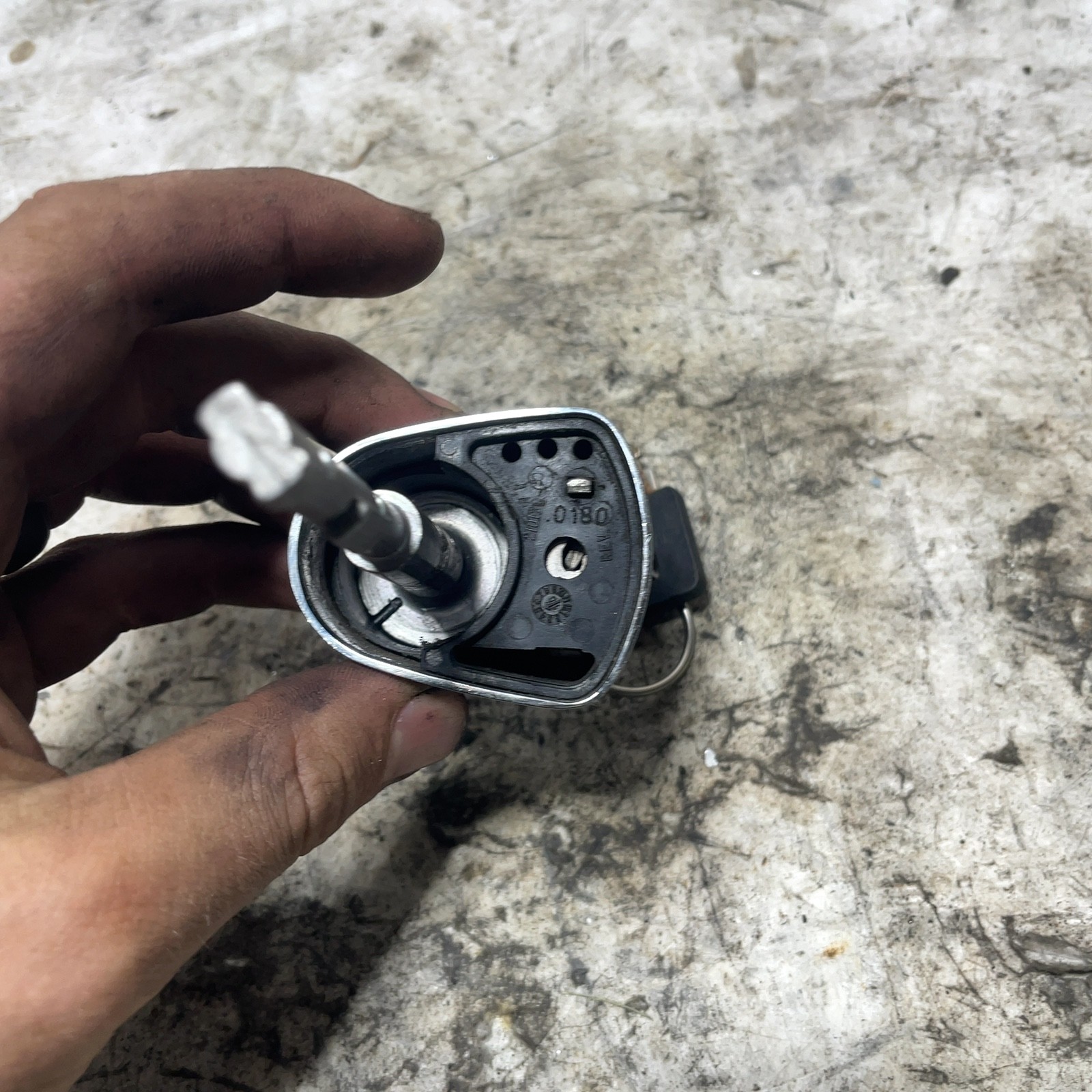 03-13 Harley Touring OEM Ignition Switch Knob w/ Two Keys Chrome