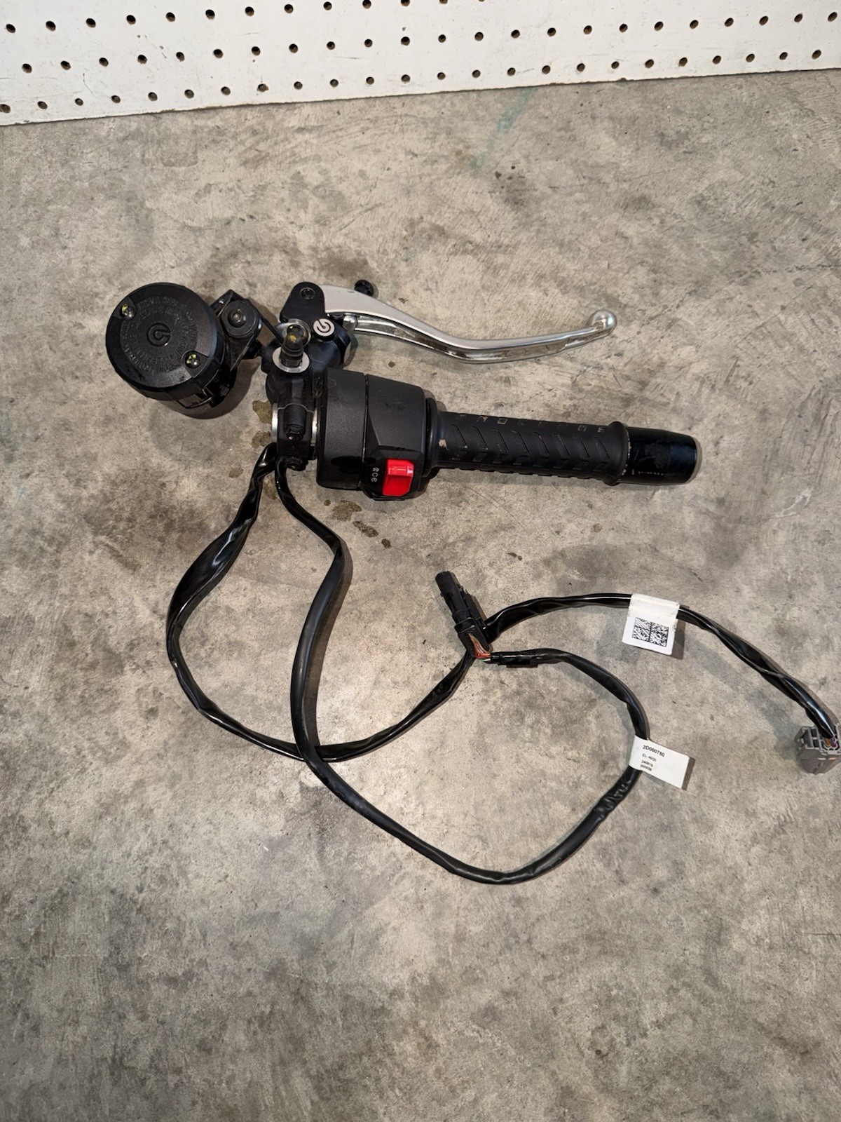 2025 25-26 Aprilia RS660 RS 660 RIGHT SIDE CLIP ON HANDLEBAR CONTROLS BRAKE OEM
