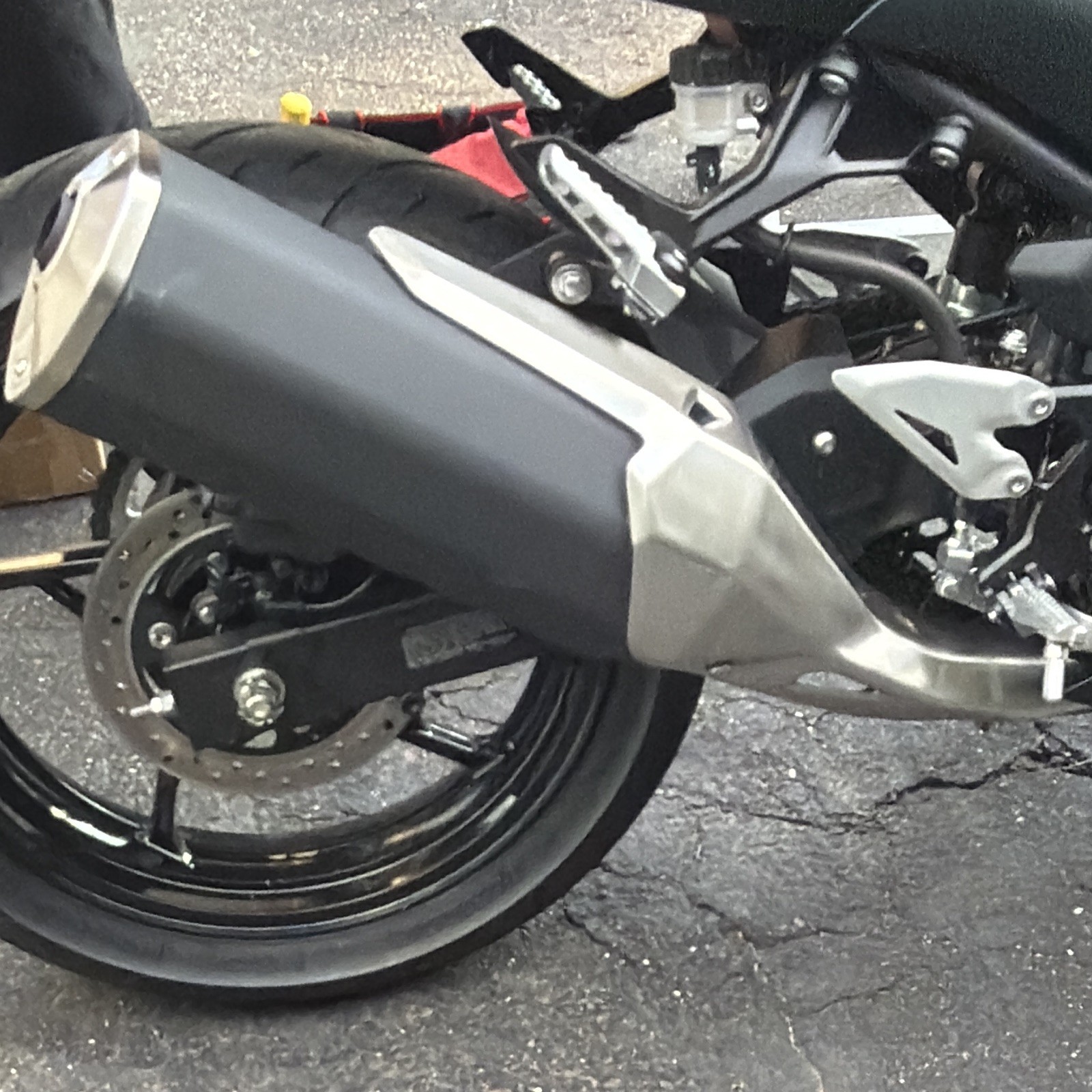 Excellent condition, compatible with a 2026 Kawasaki Ninja 500. Price: $145