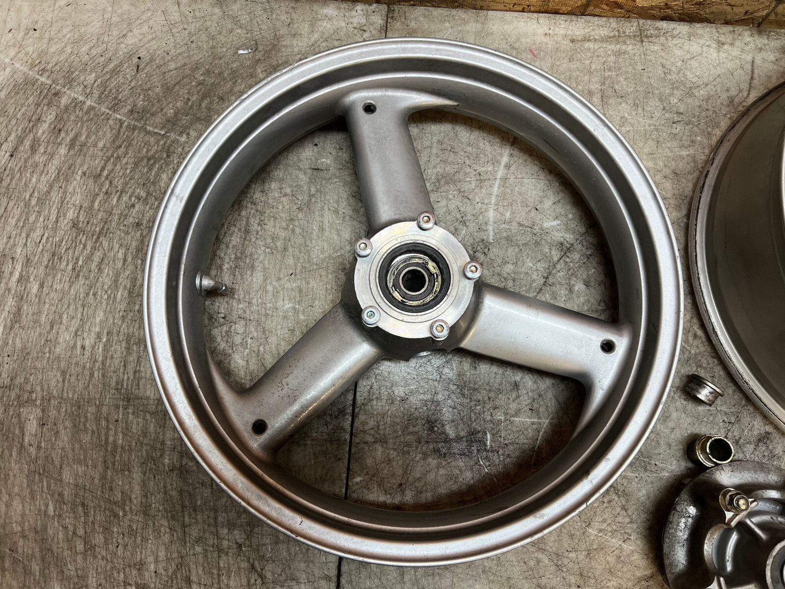 00 01 02 03 TRIUMPH DAYTONA SPRINT 955i FRONT WHEEL REAR WHEEL BACK RIM PAIR