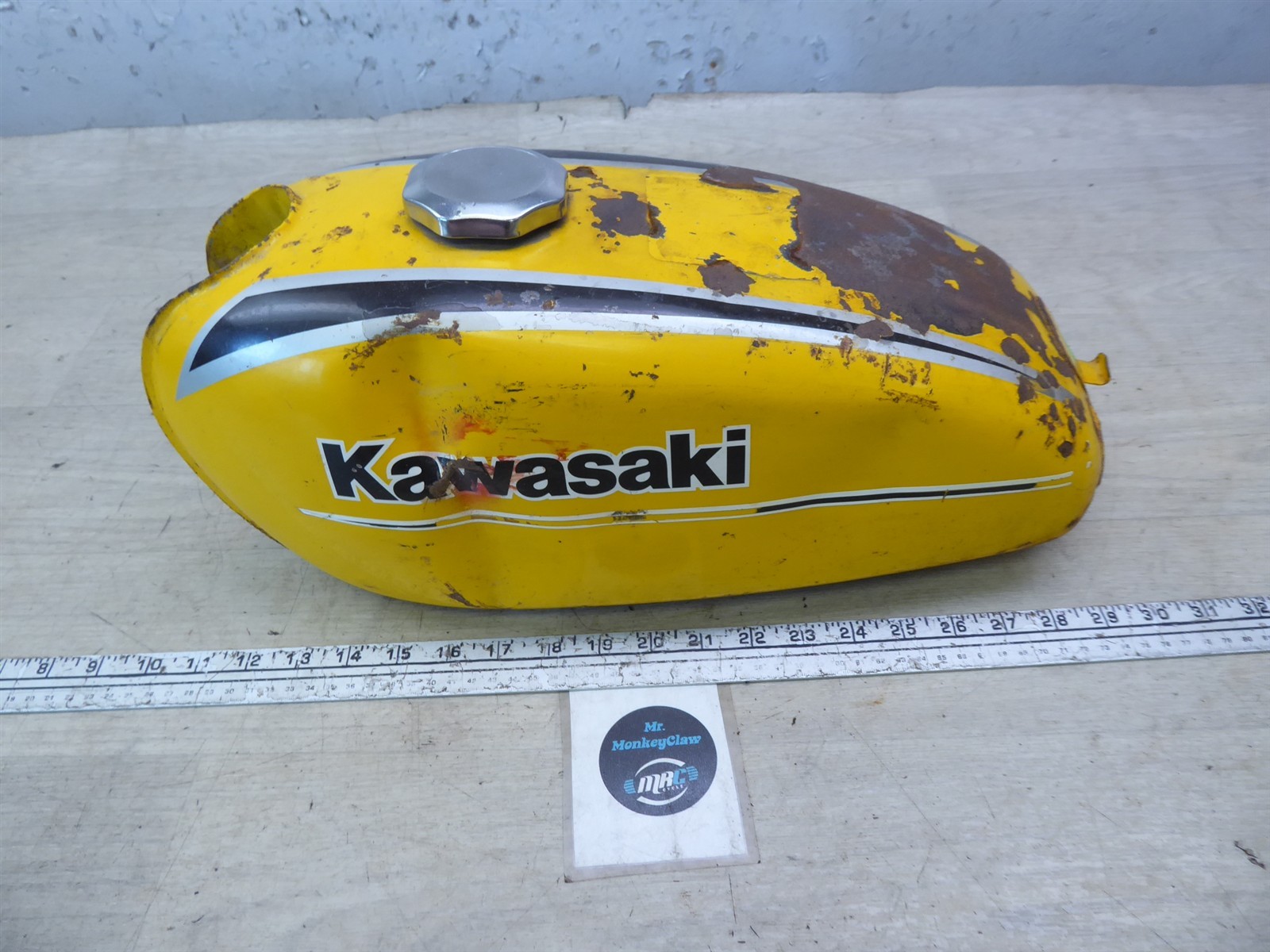 1979 Kawasaki KE100 G5 Enduro K21219) yellow gas petrol fuel tan with cap