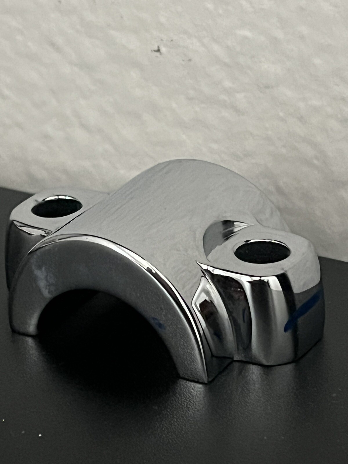 Harley TOURING Custom Chrome 45835-00 holder AXLE clamp 2000 -13 Cap EXCHANGE