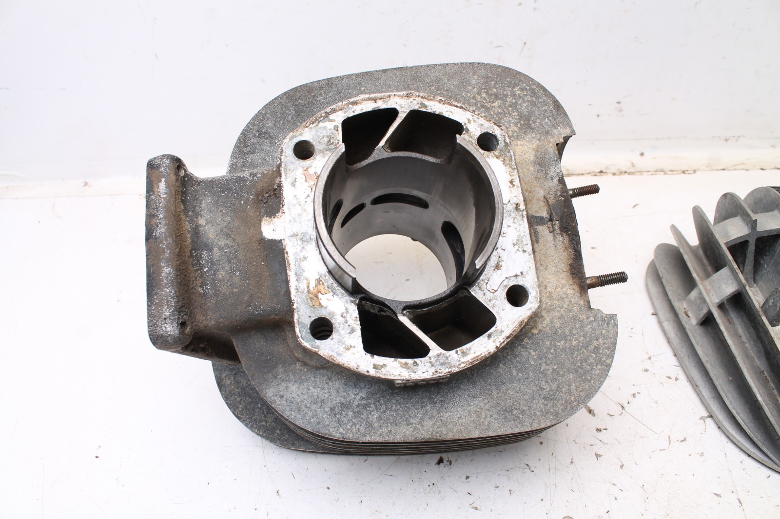 1975 Yamaha DT250 Enduro DT 250 OEM Cylinder Jug with Cyl Head and Piston 70mm