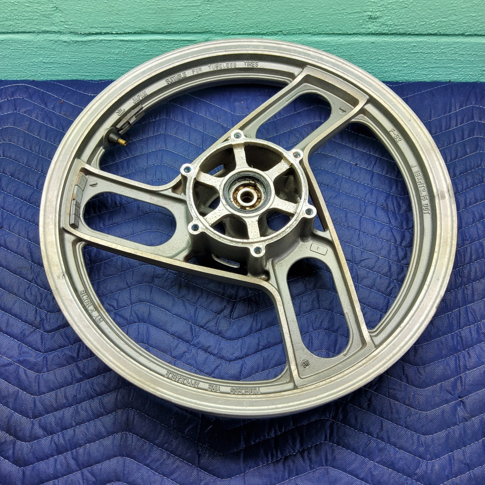OEM Yamaha SRX 600 Front Wheel Rim J 18xMT2.15 DOT Three Spoke Cast Alloy F32