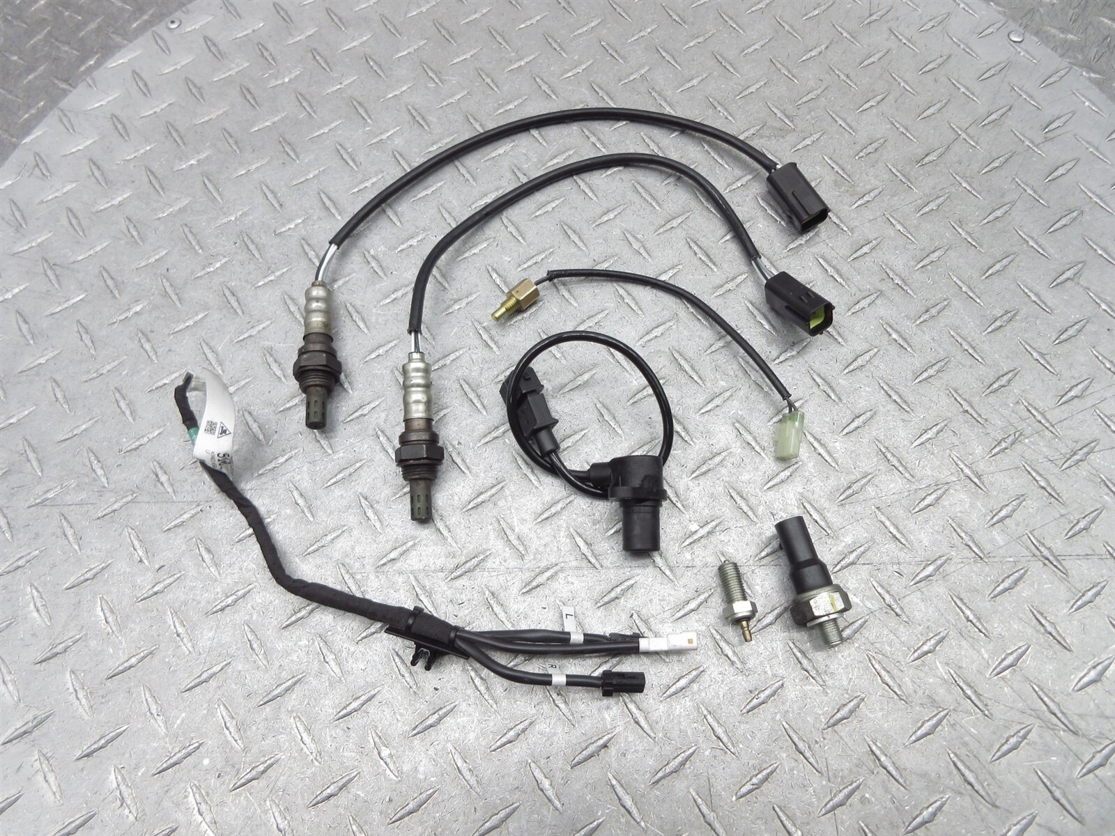 2020 17-20 Ducati Monster 797 Oxygen Exhaust Oil Pressure Gear Crank Temp Sensor