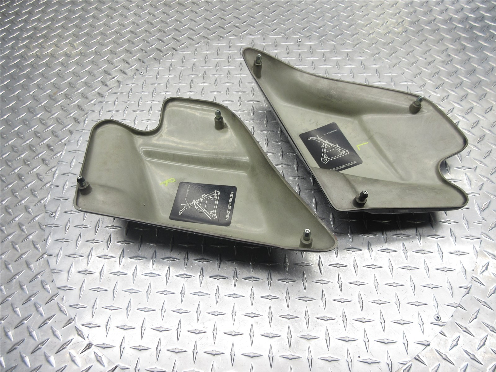 1998 98 Harley Davidson FLHTCUI Electra Glide Ultra Classic OEM Side Covers Pair