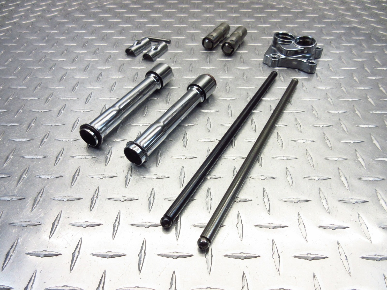 2002 02 HARLEY DAVIDSON FXDL DYNA LOW RIDER REAR PUSHRODS COVER BOLTS LIFTER