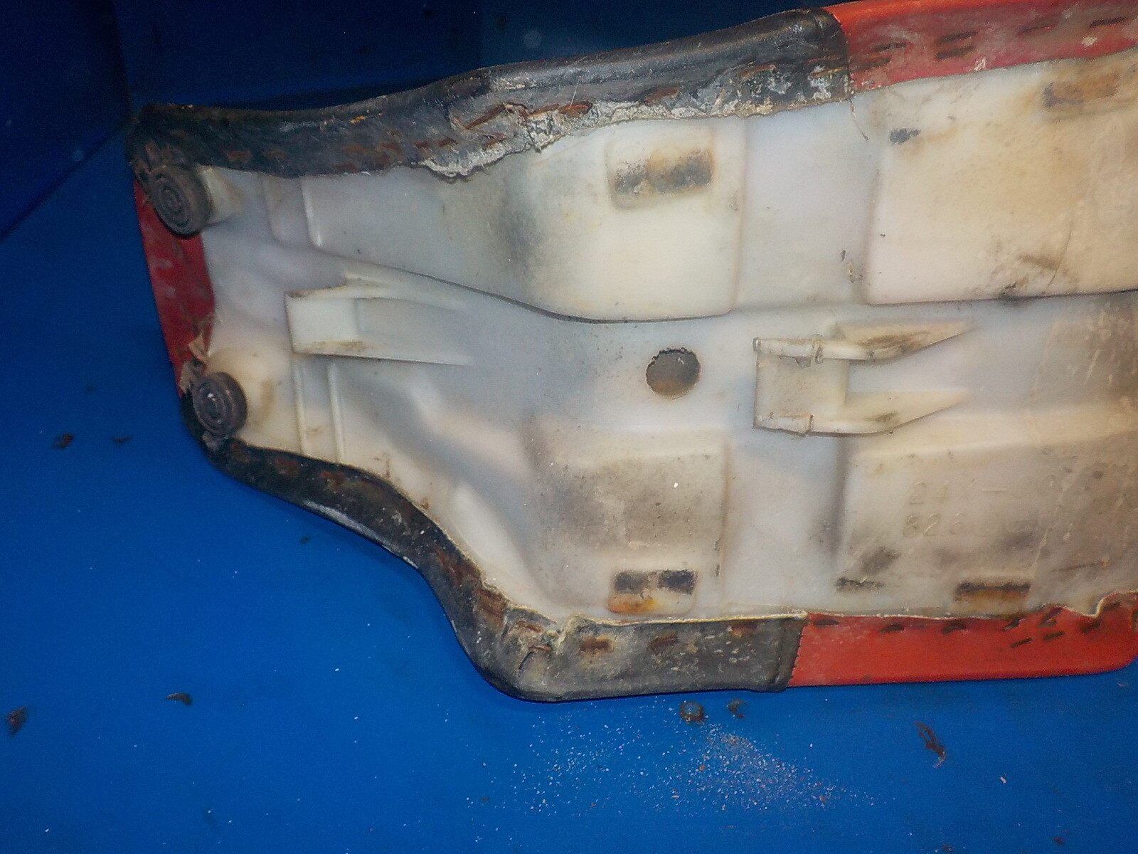 YAMAHA YZ 125 1983 SEAT , DAMAGED AS SHOWN IN PICTURES ,VERY ROUGH USED