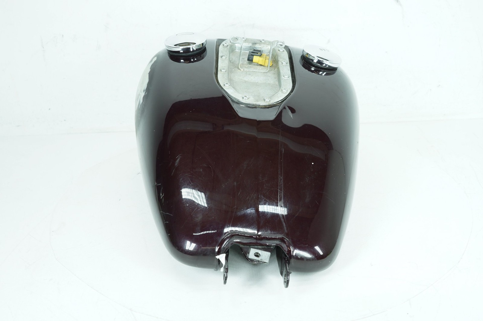 2006 Harley Dyna Street Bob OEM Gas Gasoline Fuel Tank Reservoir & Pump DENTED