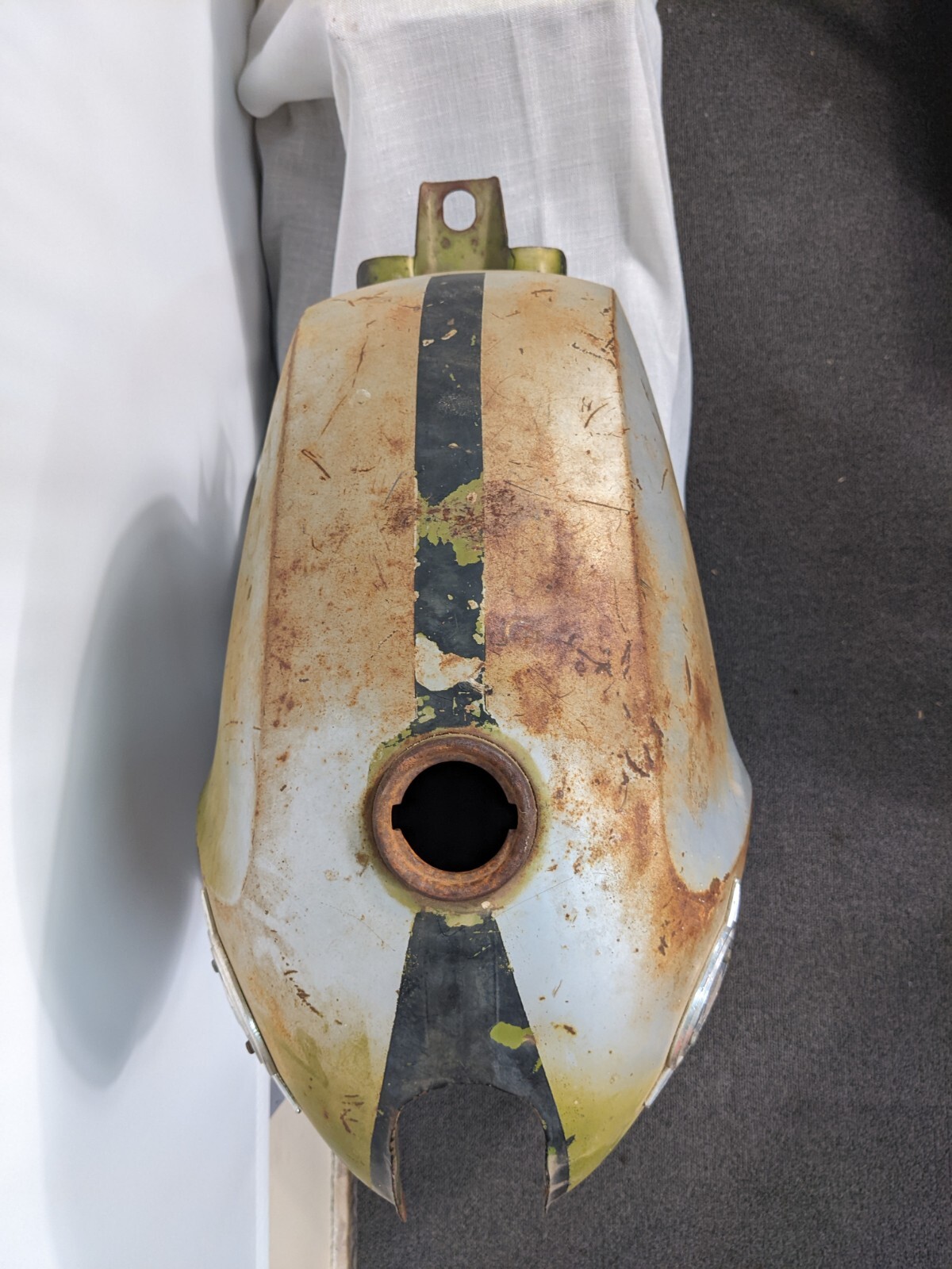 Suzuki T250 x 6R Hustler 2 Stroke Gas Tank Rare! 1969 1 year tank Cafe Racer