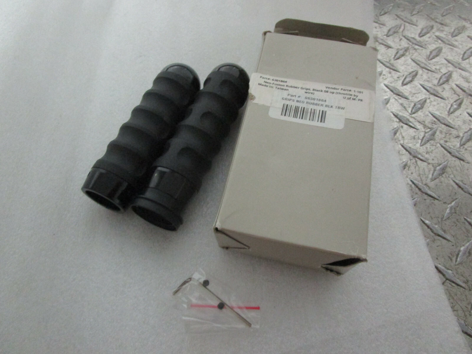 08-22 Harley Touring / 16-22 Softail Ken’s Factory Neo-Fusion Hand Grips