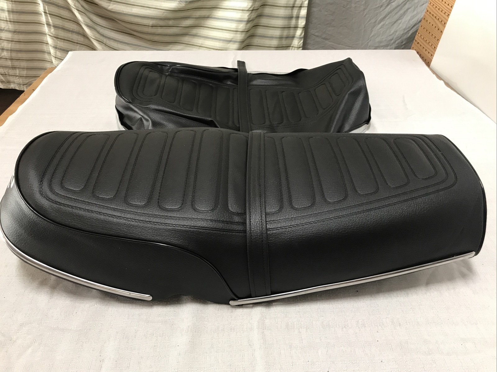 YAMAHA YT60 YF60 SEAT COVER TRI-ZINGER 4-ZINGER 1984 TO 1986 (RED) (Y-25)