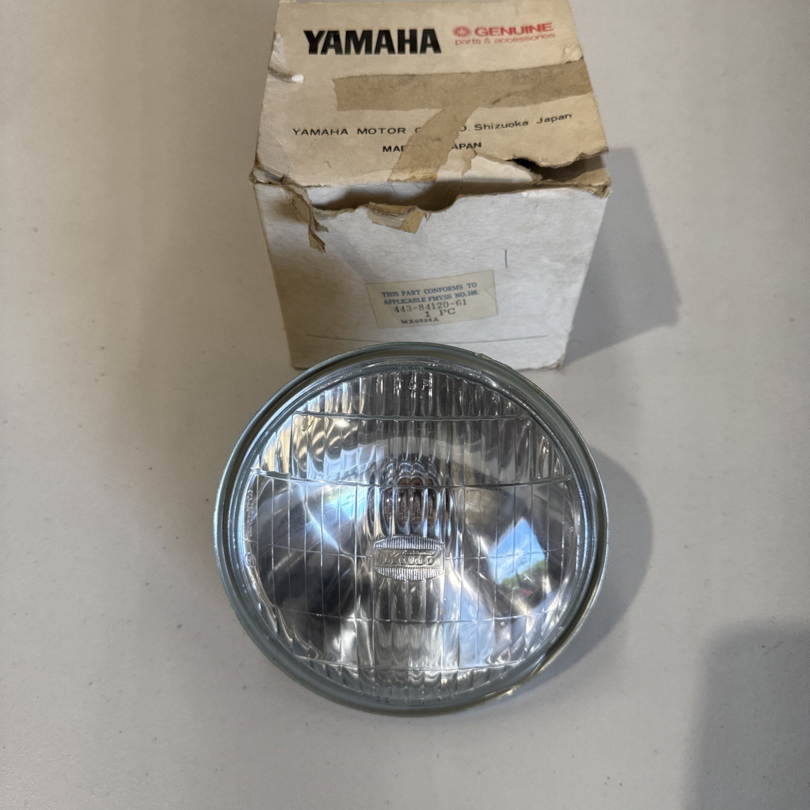 NOS OEM Genuine Yamaha Head Lamp Lens Assembly 6V RS100 DT175 443-84120-61-00