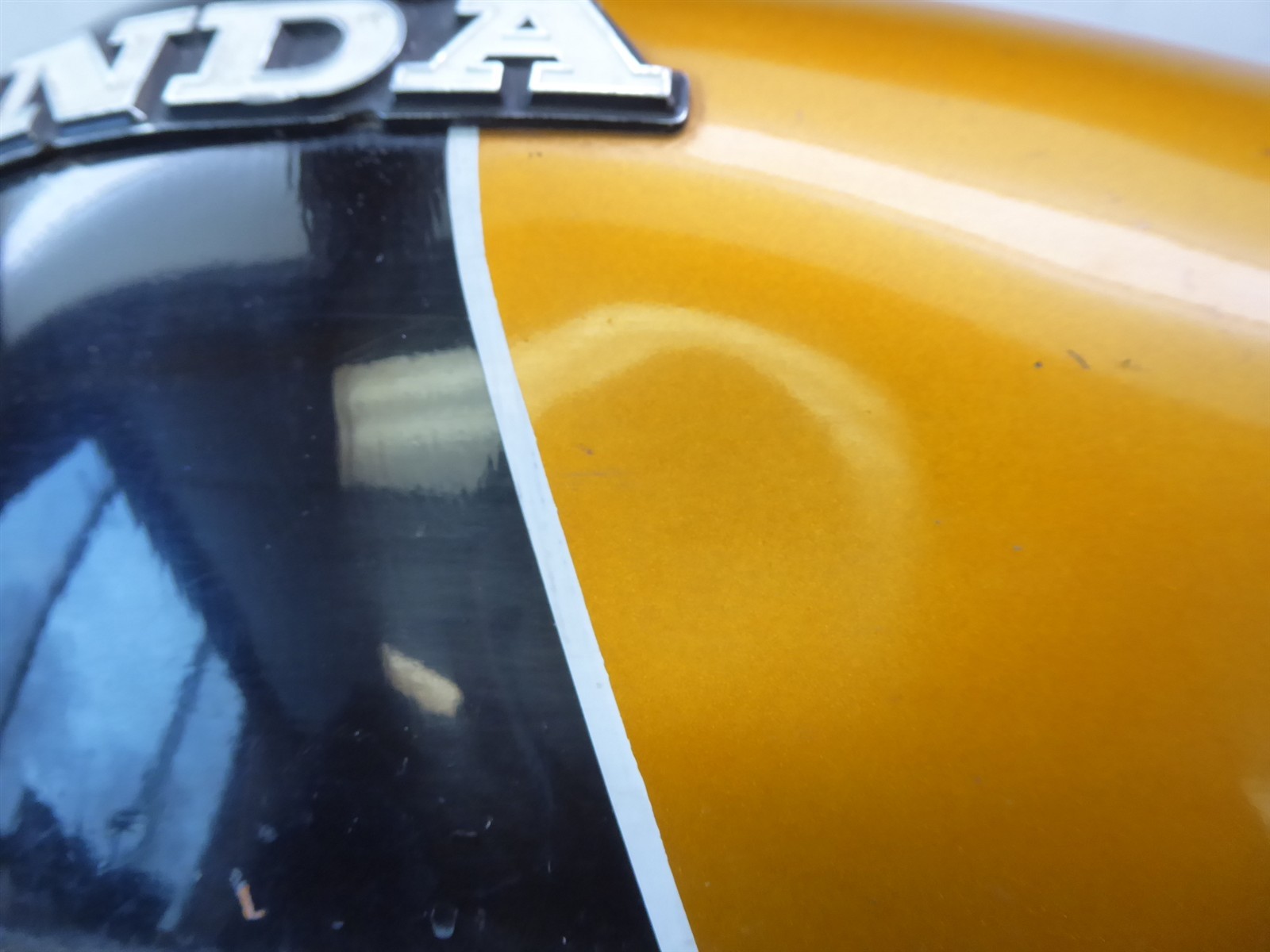 1972 Honda CB350 Twin H21022) gold gas petrol fuel tank with cap and emblems