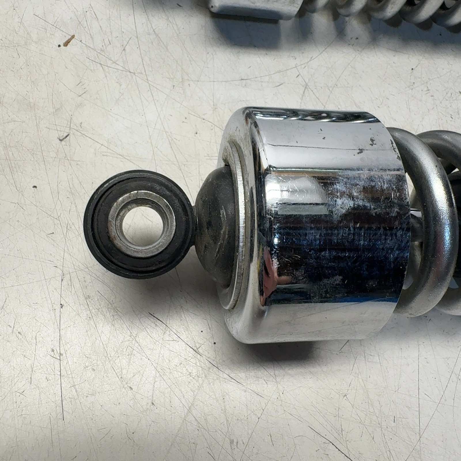 95-05 Harley Dyna OEM Chrome 12.5″ Shock Absorber Set Pair